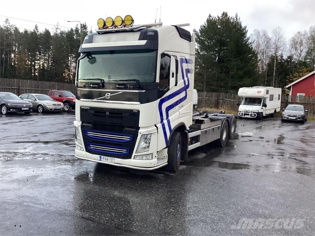 Volvo FH 540 Treileri ar āķi