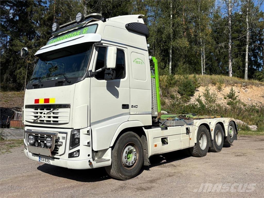 Volvo FH16 550 Treileri ar āķi