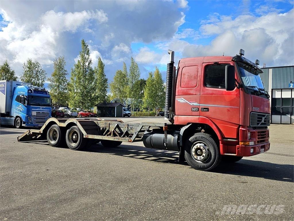 Volvo FH16 6X2 Treileri meža tehnikas transportēšanai