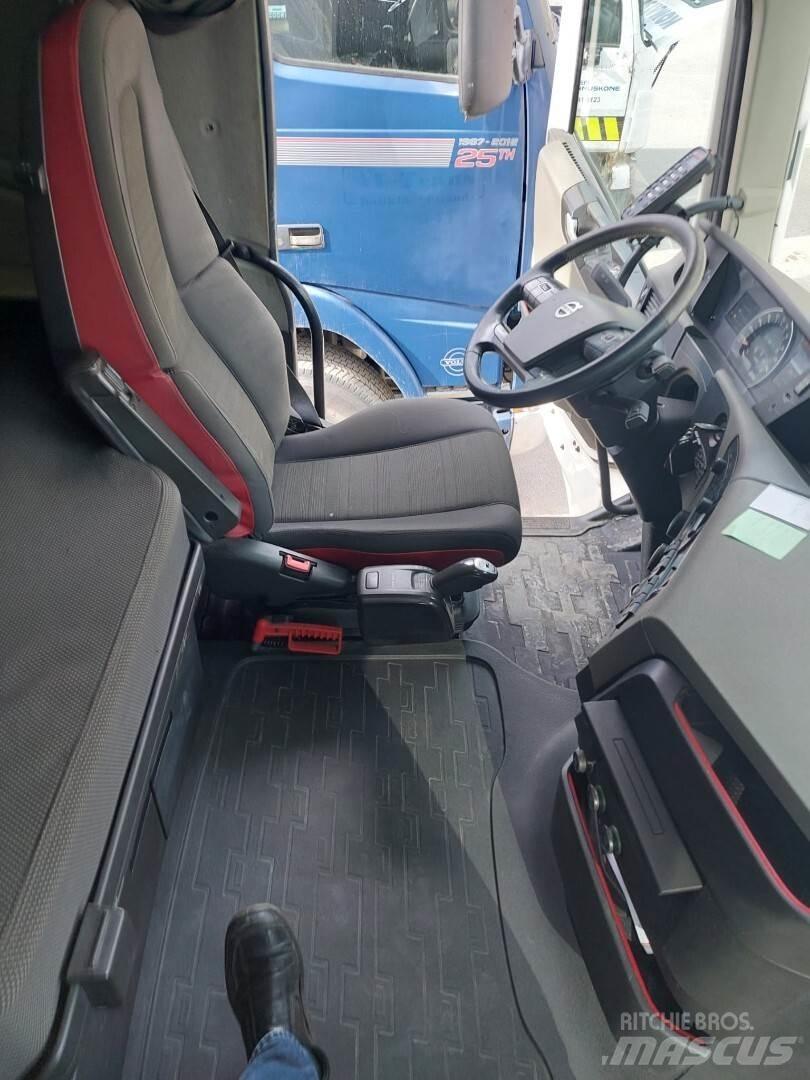 Volvo FH500 8x4 Treileri ar āķi