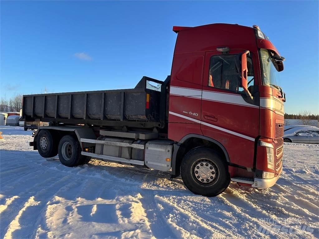 Volvo FH540 Treileri ar āķi