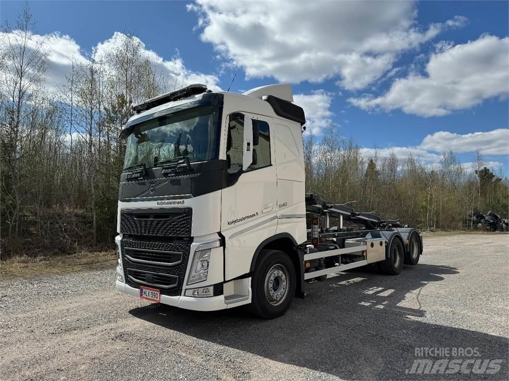 Volvo FH540 Treileri ar āķi