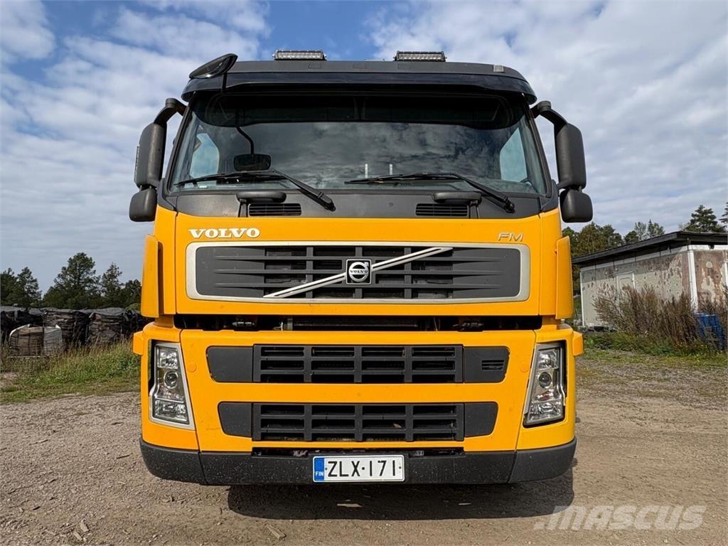 Volvo FM 480 10x4 Treileri meža tehnikas transportēšanai