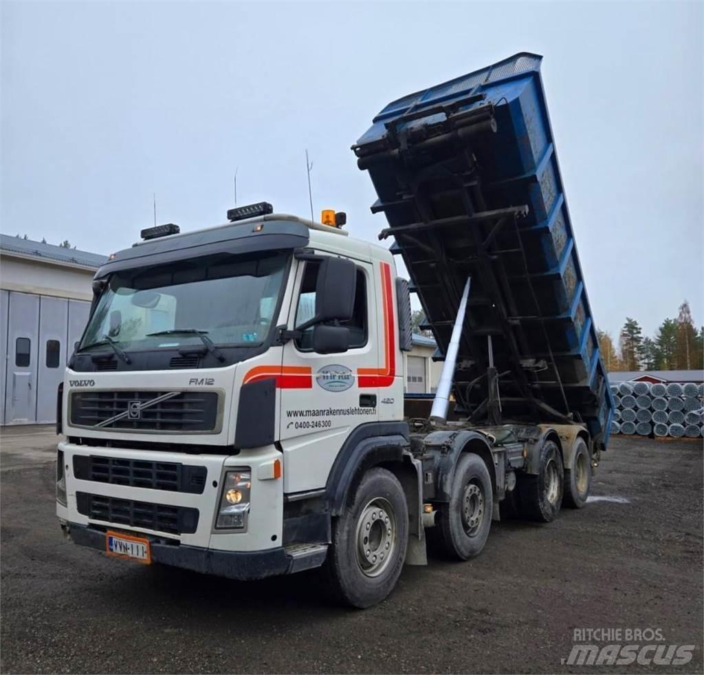 Volvo FM12 8X4 Treileri ar āķi