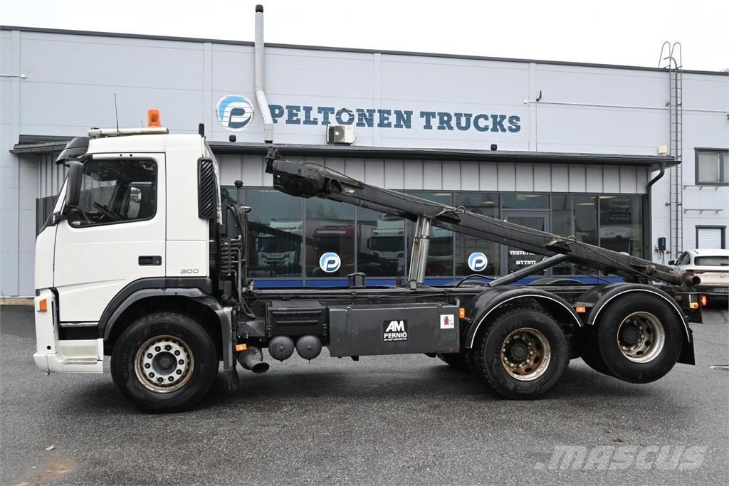 Volvo FM300 6x2 Treileri ar āķi