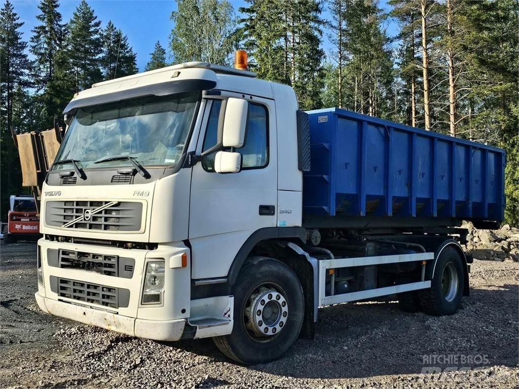 Volvo FM9 4x2 Treileri ar āķi