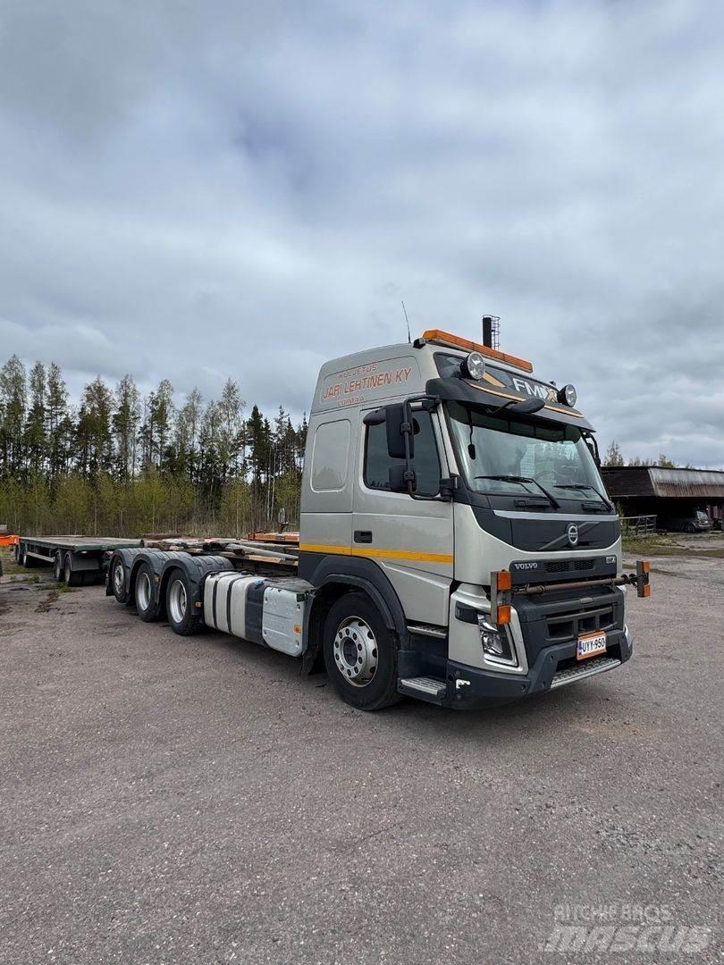 Volvo FMX 540 Treileri ar āķi