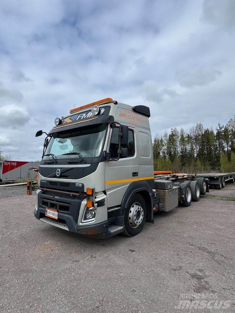 Volvo FMX 540 Treileri ar āķi
