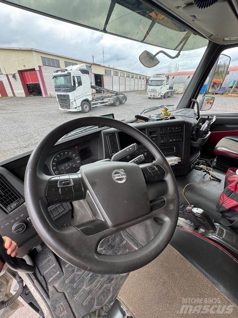 Volvo FMX 540 Treileri ar āķi