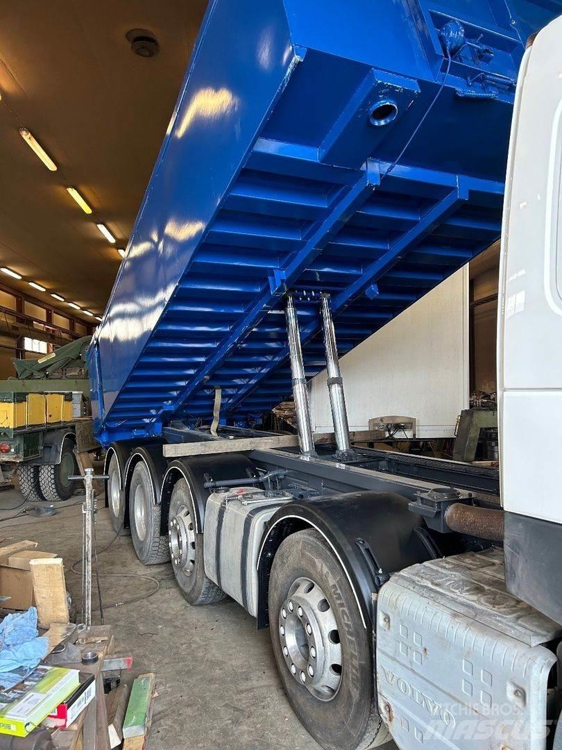 Volvo FMX 540 Pašizgāzējs