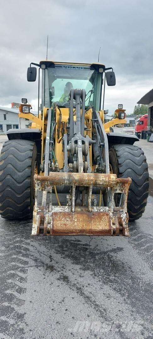 Volvo L 120G Iekrāvēji uz riteņiem