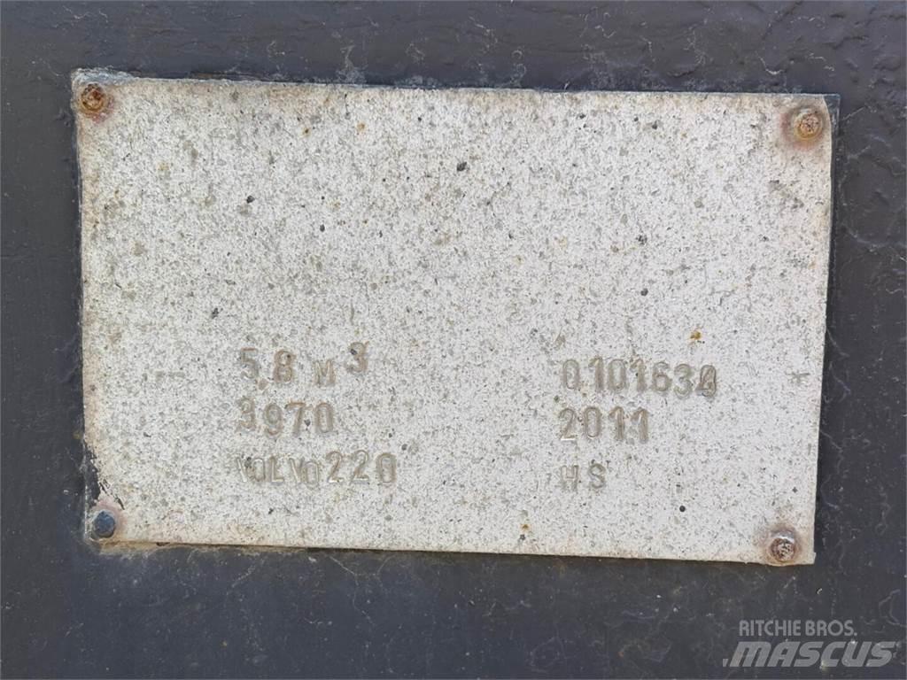 Volvo L 220 F Iekrāvēji uz riteņiem