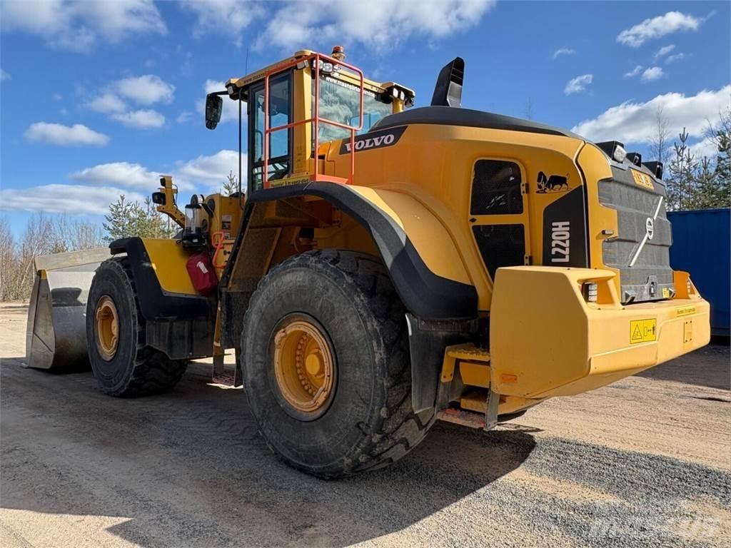 Volvo L 220 H Iekrāvēji uz riteņiem