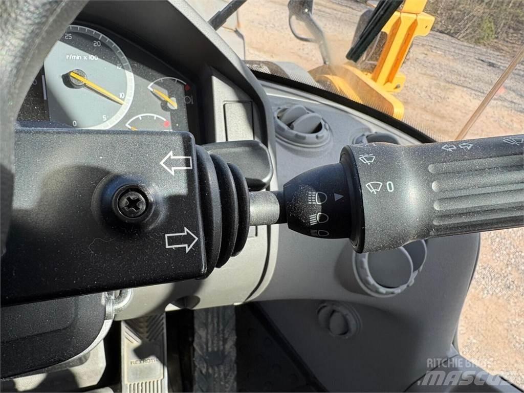 Volvo L 220 H Iekrāvēji uz riteņiem