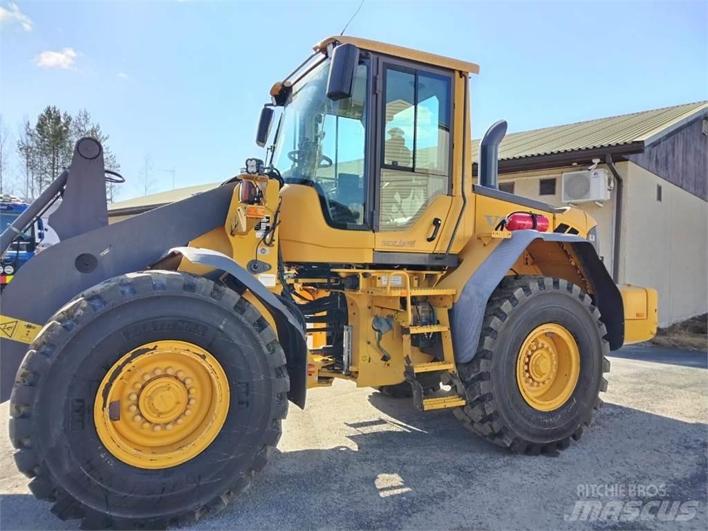 Volvo L 90 F Iekrāvēji uz riteņiem