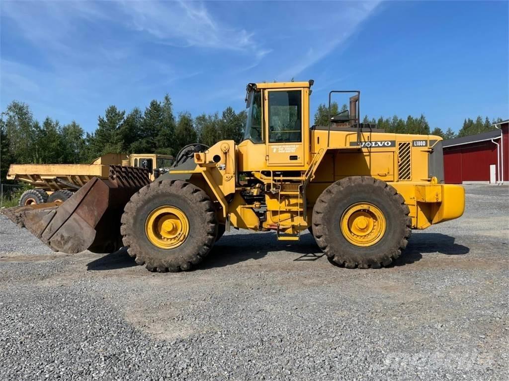Volvo L180D Iekrāvēji uz riteņiem