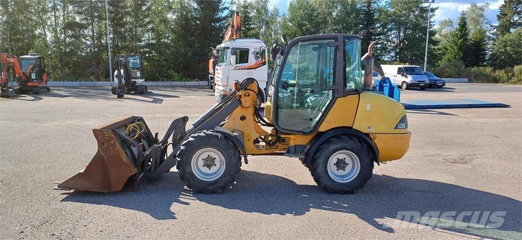 Volvo L25B-P Iekrāvēji uz riteņiem