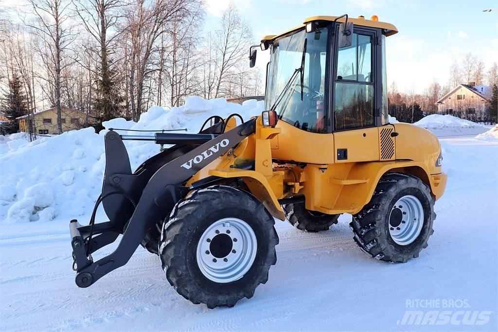 Volvo L30B Pro Iekrāvēji uz riteņiem