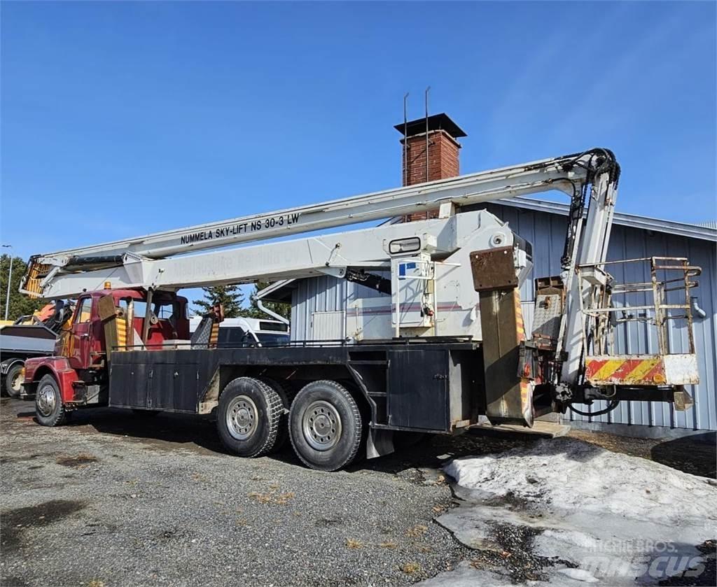 Volvo N7 6x2 Smagās mašīnas ar celtni