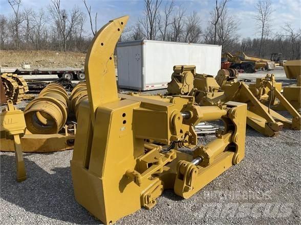 CAT D8 Skarifikatori