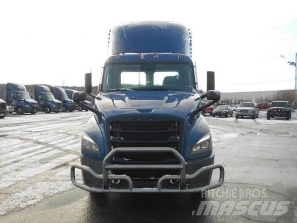 Freightliner CASCADIA 116 Vilcēji