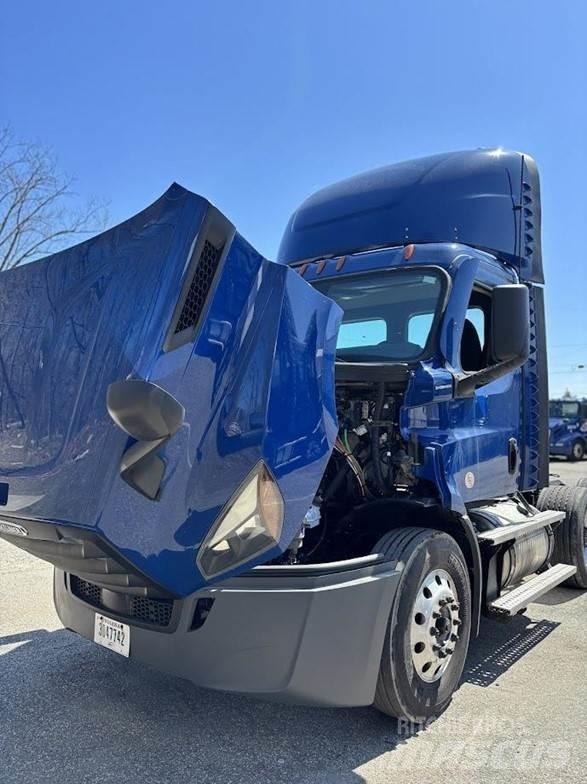 Freightliner CASCADIA 116 Vilcēji
