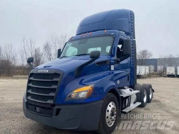 Freightliner CASCADIA 116 Vilcēji