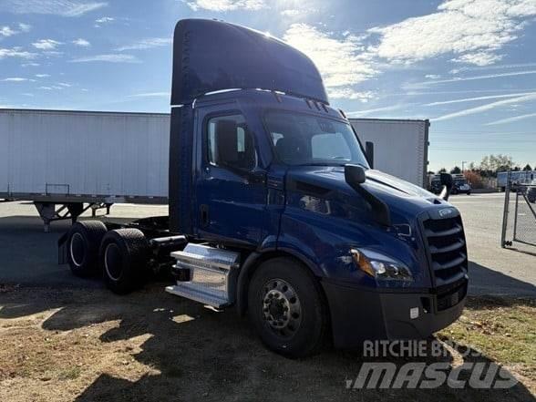 Freightliner CASCADIA 116 Vilcēji