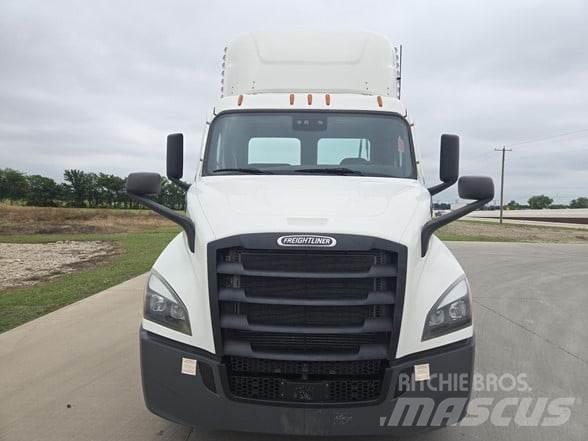 Freightliner CASCADIA 116 Vilcēji