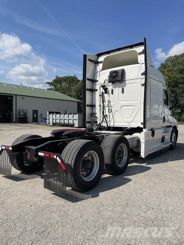 Freightliner CASCADIA 116 Vilcēji