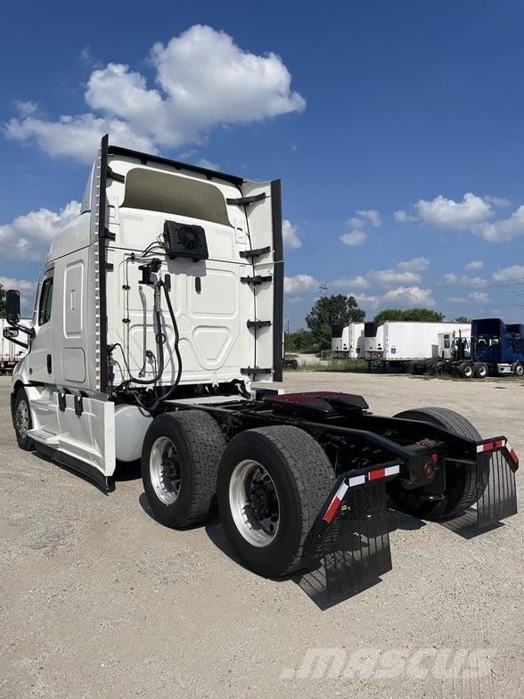 Freightliner CASCADIA 116 Vilcēji
