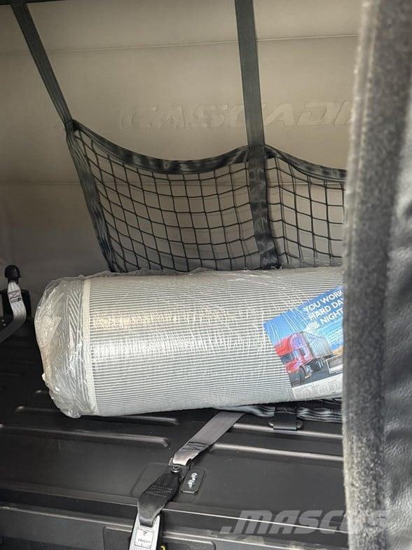 Freightliner CASCADIA 116 Vilcēji