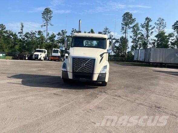 Volvo VNL64T300 Vilcēji