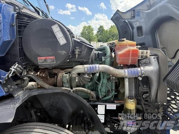 Volvo VNL64T860 Vilcēji