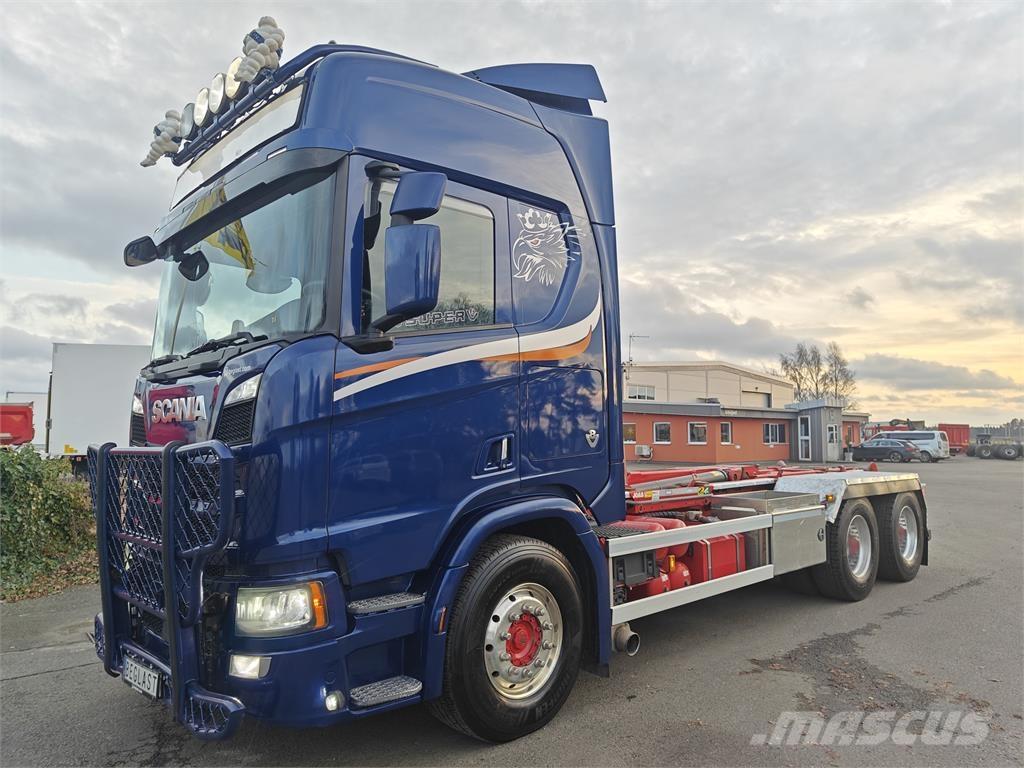 Scania R650 Treileri ar āķi