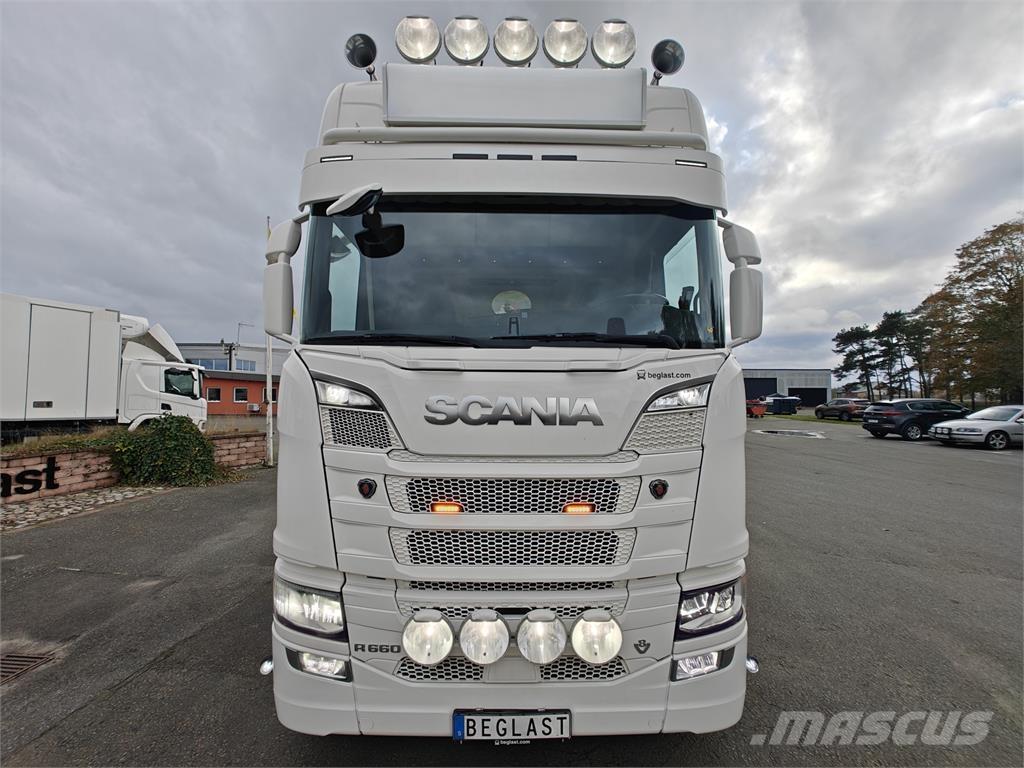 Scania R660 Treileri ar āķi