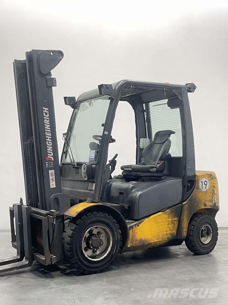 Jungheinrich DFG 430 Tehnika ar dīzeļa dzinēju