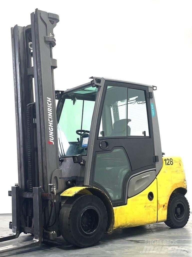 Jungheinrich DFG 435s Tehnika ar dīzeļa dzinēju
