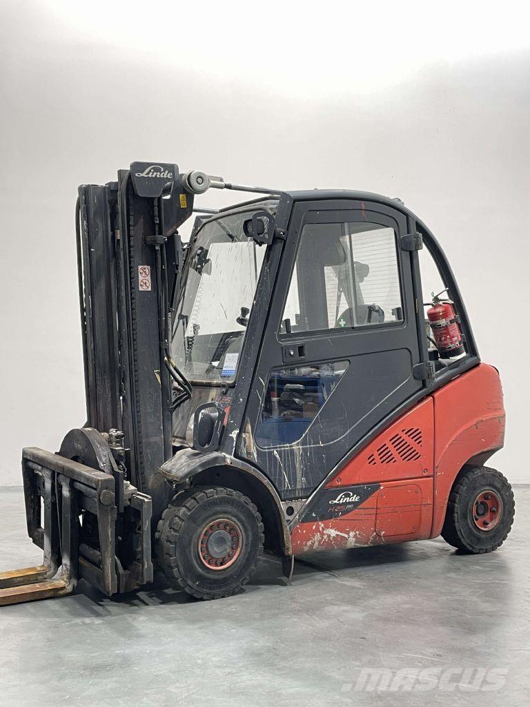 Linde H25D-02-392 Tehnika ar dīzeļa dzinēju