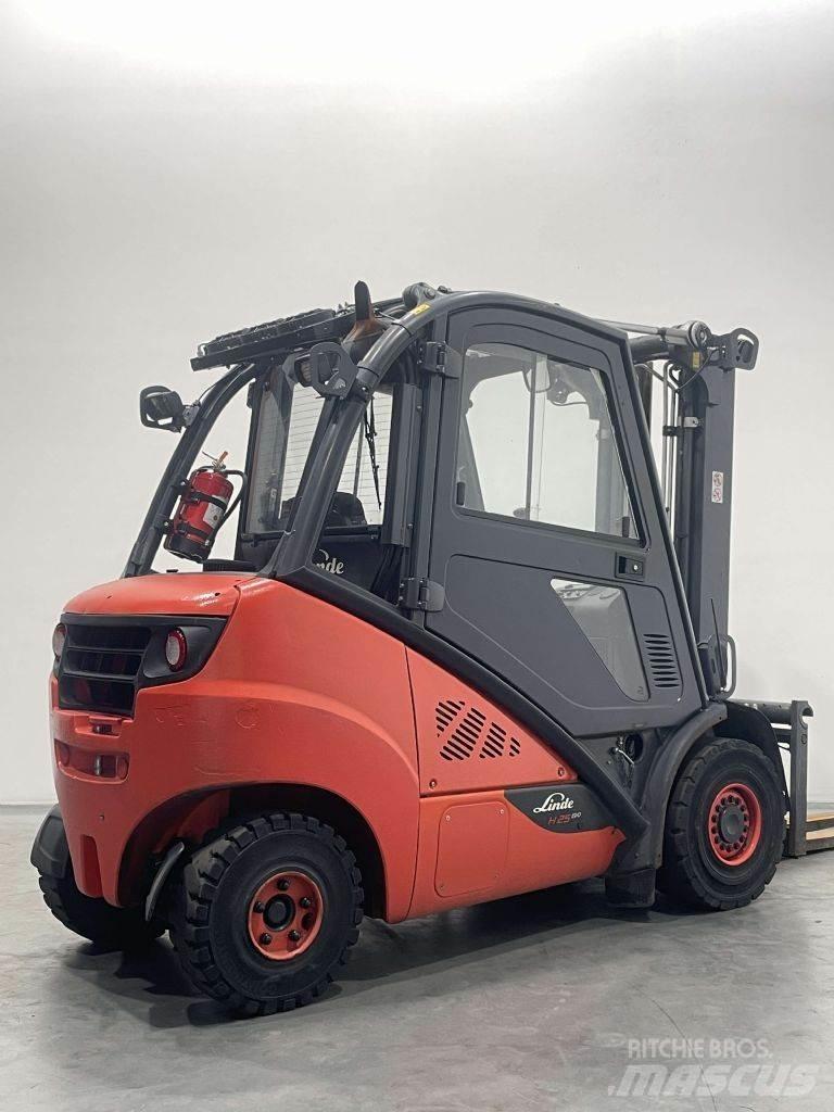 Linde H25D-02/600-393 Tehnika ar dīzeļa dzinēju