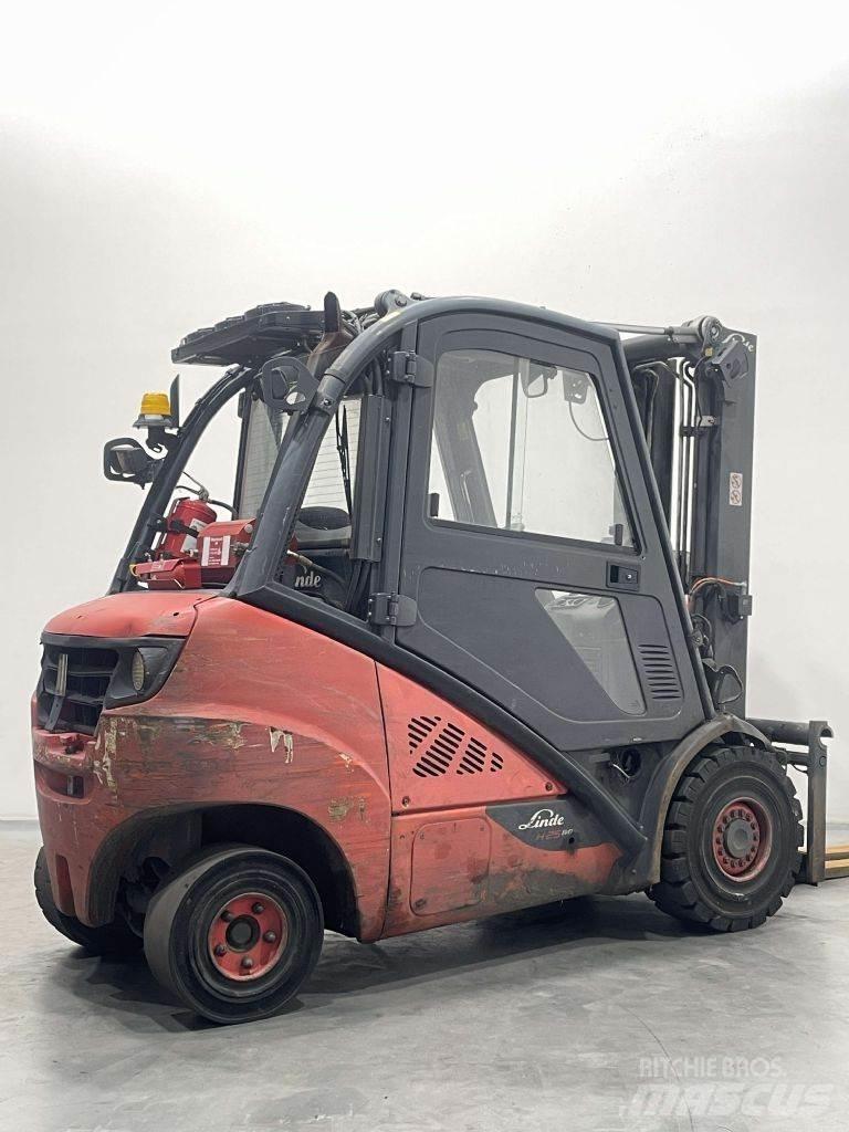 Linde H25D-02/600-393 Tehnika ar dīzeļa dzinēju
