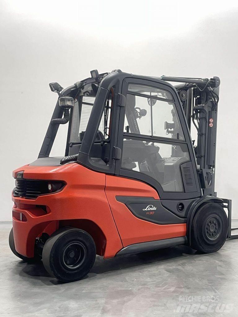 Linde H30D-01-1202 Tehnika ar dīzeļa dzinēju