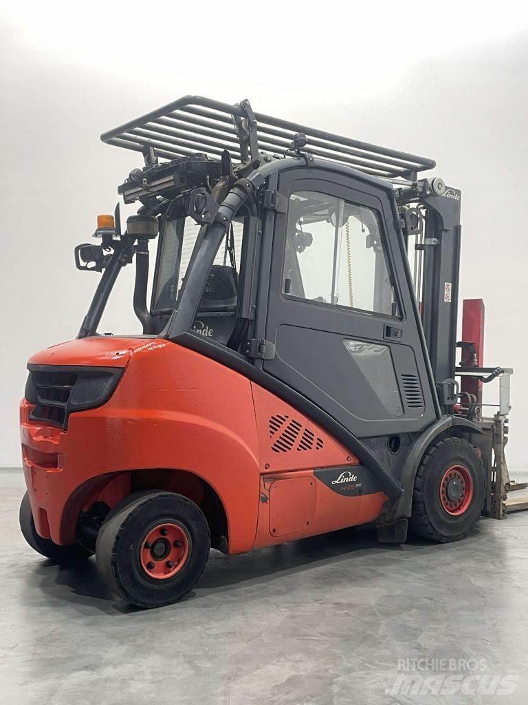 Linde H35D-02-393 Tehnika ar dīzeļa dzinēju