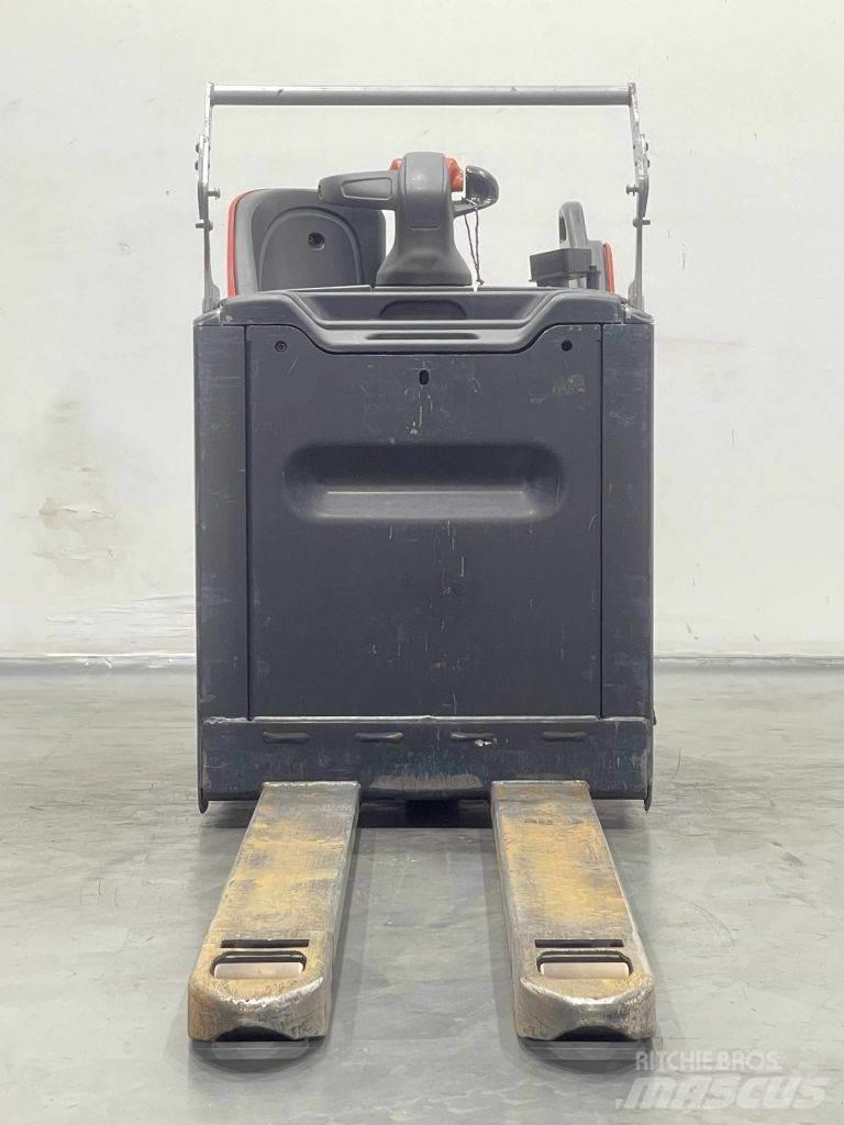 Linde T25SP-131 Zemie palešu pacēlāji