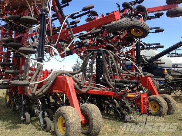 Bourgault 3310 Sējmašīnas