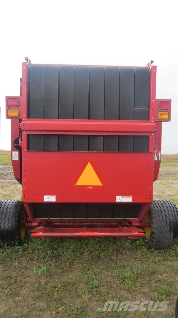New Holland BR780 Rituļu preses