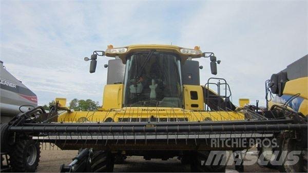 New Holland CX840 Ražas novākšanas kombaini