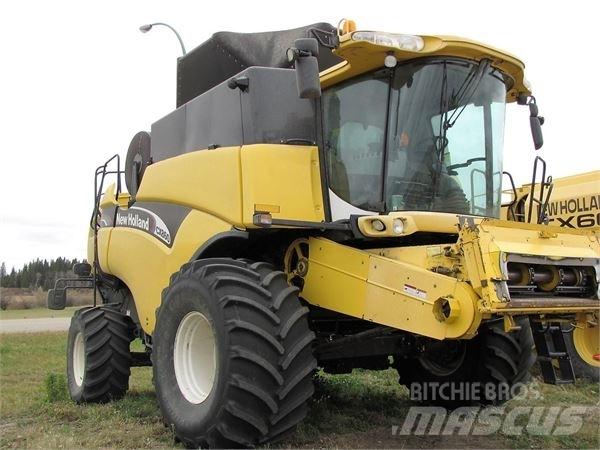 New Holland CX860 Ražas novākšanas kombaini