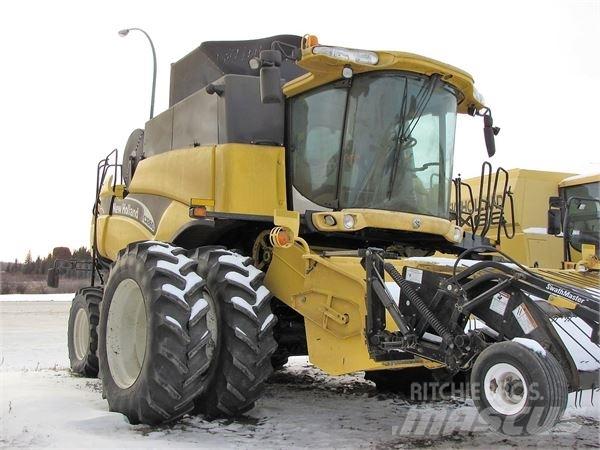 New Holland CX860 Ražas novākšanas kombaini