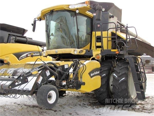 New Holland CX860 Ražas novākšanas kombaini